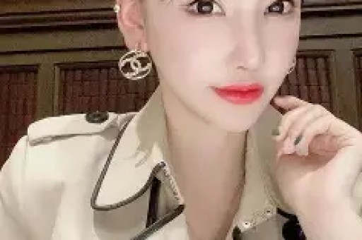 陪玩陪睡算啥?继人体盛宴、舔手指后艺人再曝阴暗面 秦岚被牵 陪玩陪睡算啥?继人体盛宴、舔手指后艺人再曝阴暗面 秦岚被牵